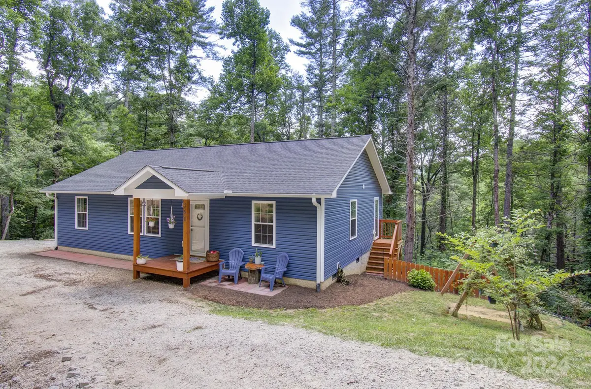 380 Rich Mountain RD, Flat Rock, NC 28731