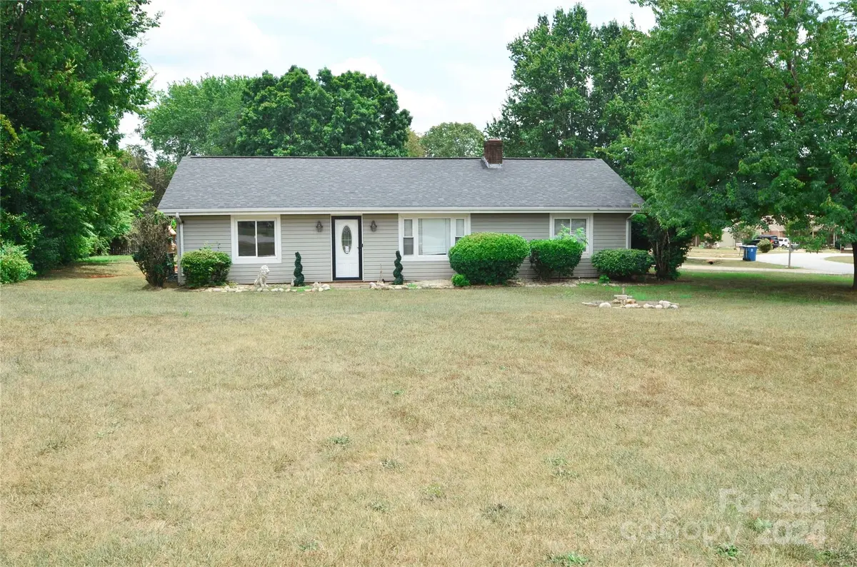 5287 Stonewood DR, Hickory, NC 28602