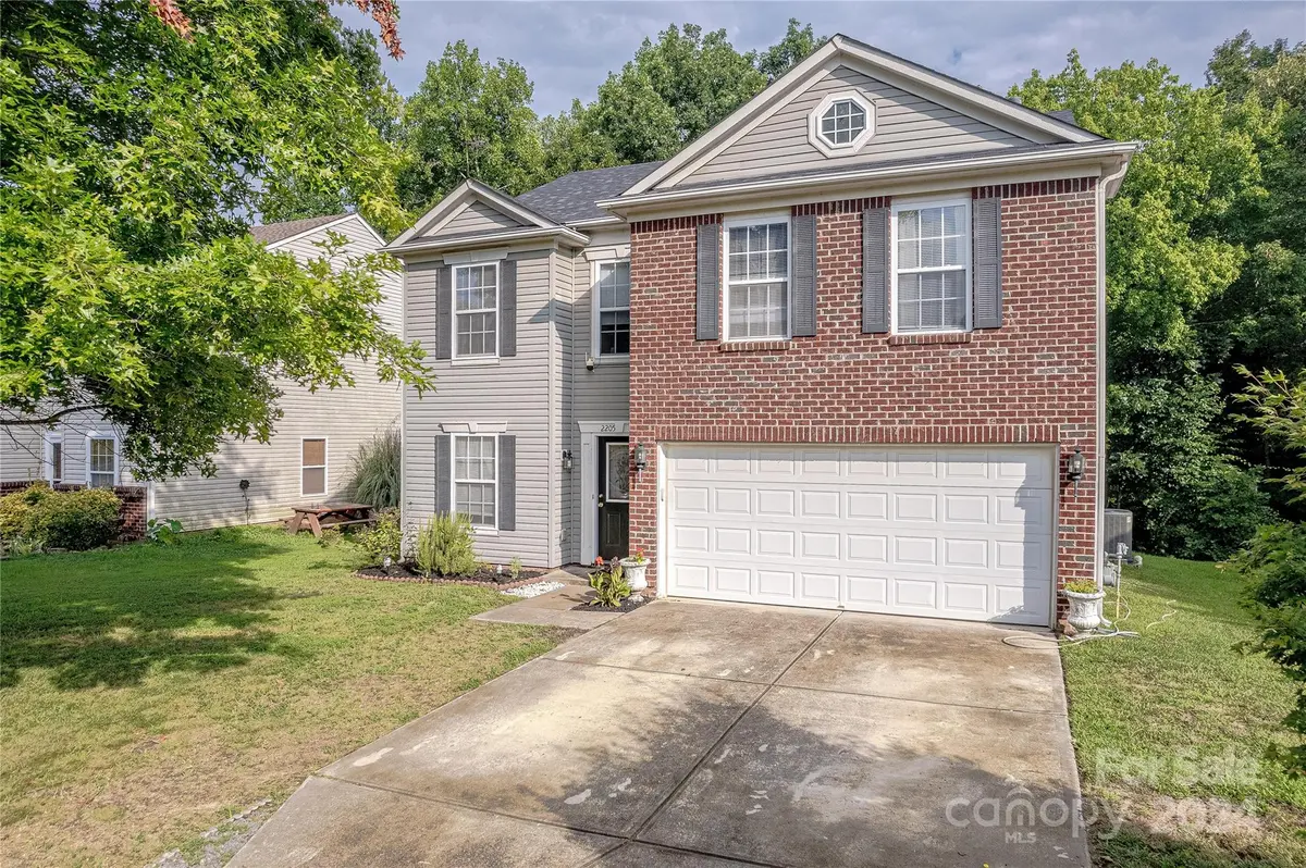 2205 Thorn Crest DR, Waxhaw, NC 28173