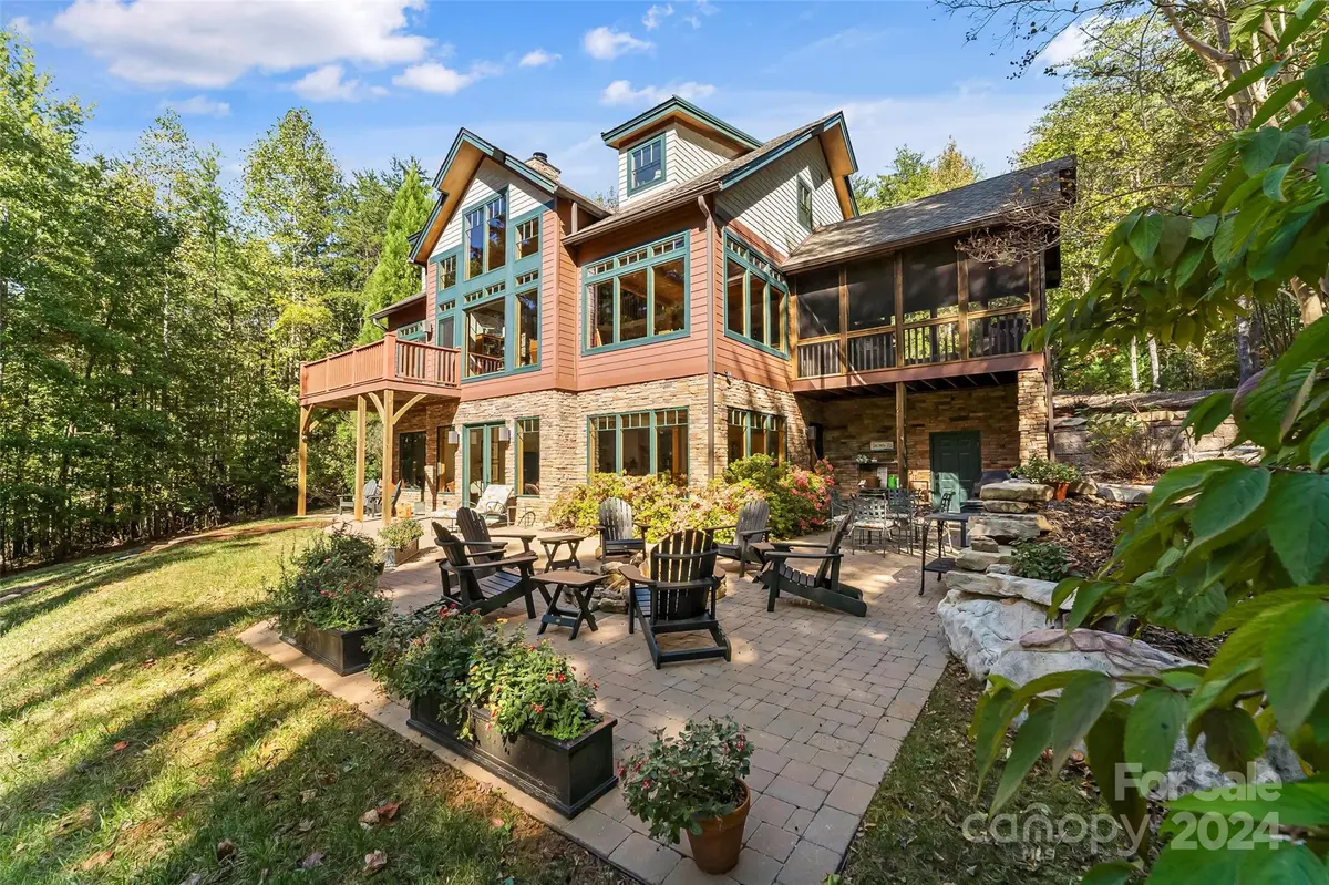 1590 Old Dry Creek RD, Morganton, NC 28655