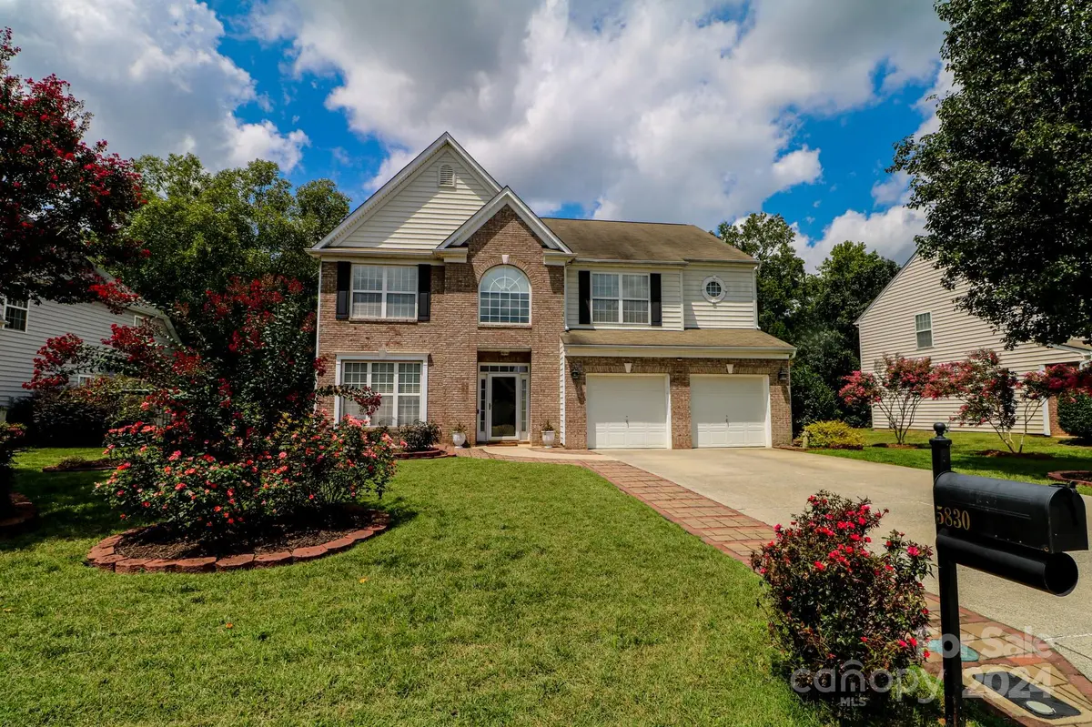 5830 Crimson Oak CT, Harrisburg, NC 28075