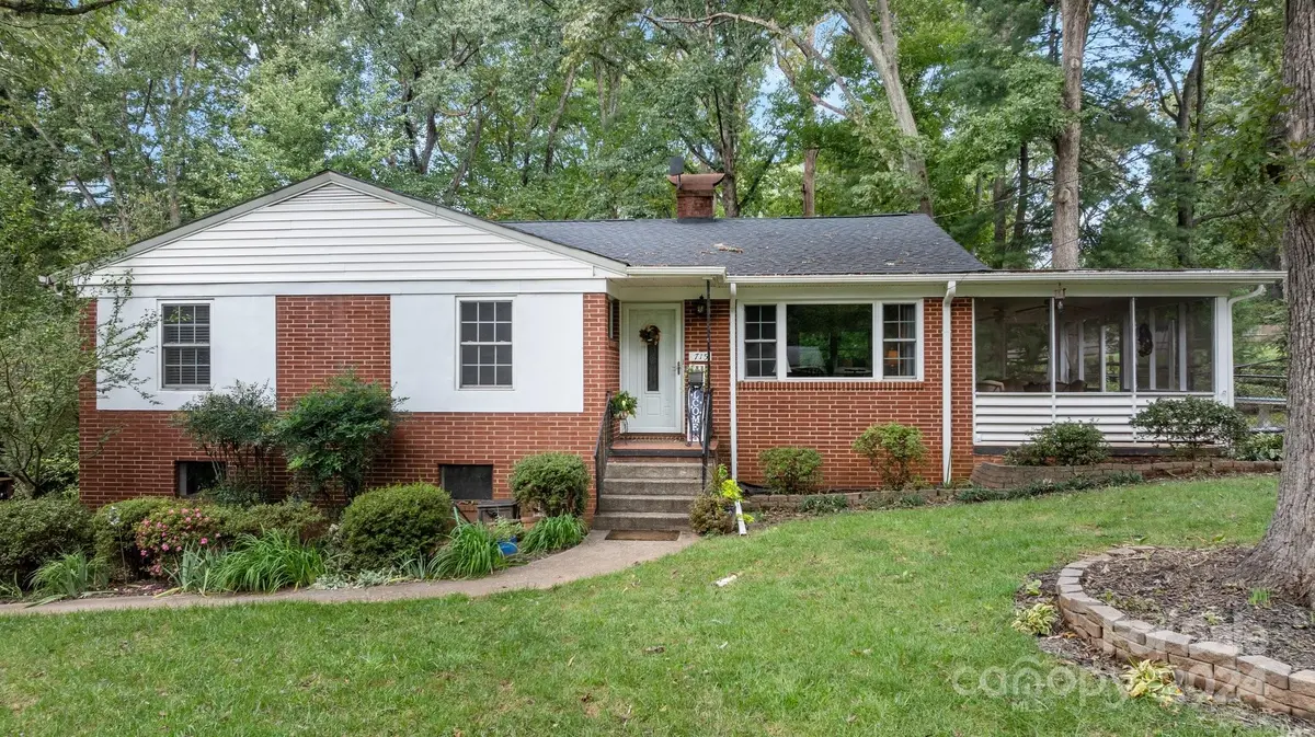 715 2nd Avenue PL NE, Conover, NC 28613
