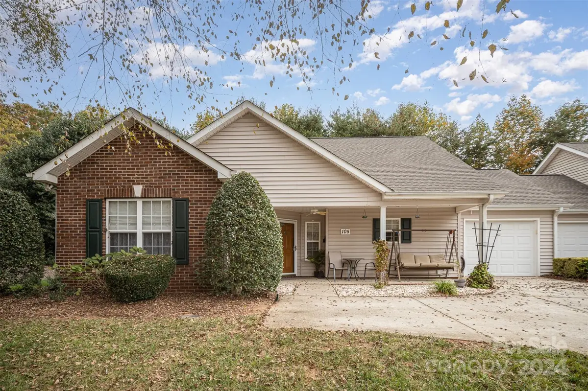 105 Oak Village Pkwy, Mooresville, NC 28117