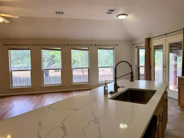 8618 COLUMBIA FALLS DR, Round Rock, TX 78681