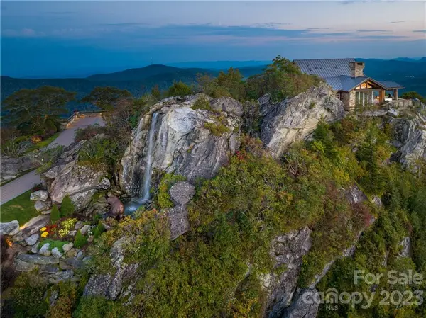 1907 Flattop Cliffs DR, Linville, NC 28646