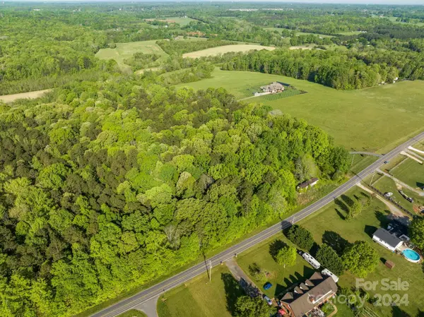 170 Rustic RD, Mooresville, NC 28115