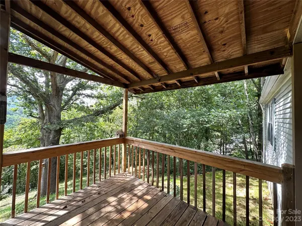 301 Matthew LN, Canton, NC 28716