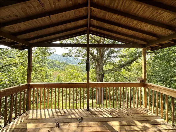 301 Matthew LN, Canton, NC 28716