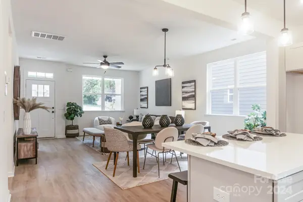 1804 Purser DR, Charlotte, NC 28215