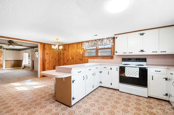 4487 Olivers Cross RD, Maiden, NC 28650
