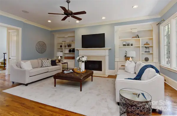 8908 Heydon Hall CIR, Charlotte, NC 28210