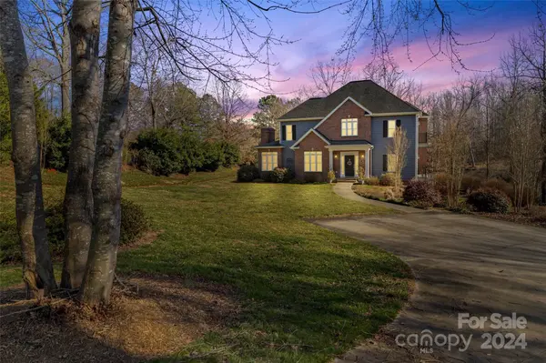162 Twin Lakes DR, Statesville, NC 28625