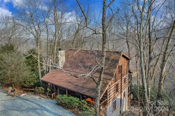 380 Devils Lake DR #2, Seven Devils, NC 28604