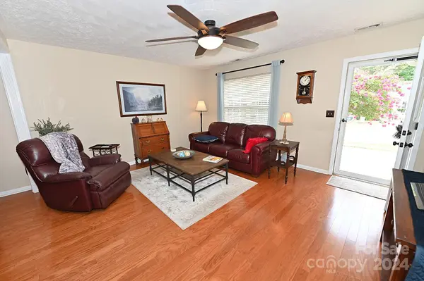 803 Whetstone PL SW, Conover, NC 28613