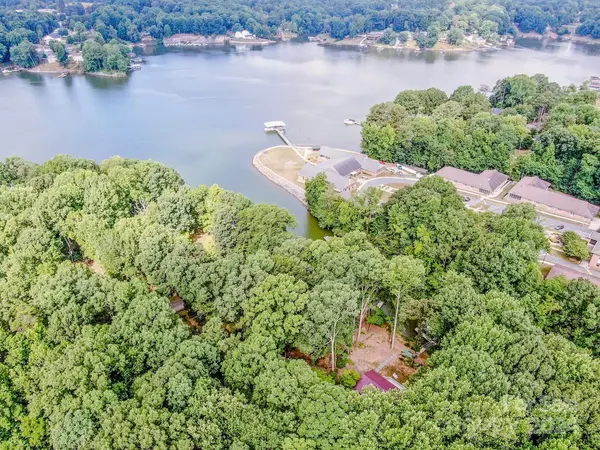 7124 Beargrass RD, Sherrills Ford, NC 28673