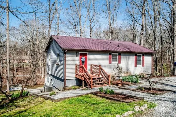 7124 Beargrass RD, Sherrills Ford, NC 28673
