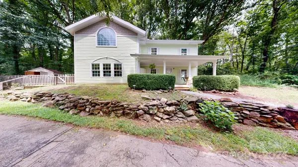 48 Maple Springs RD, Asheville, NC 28805