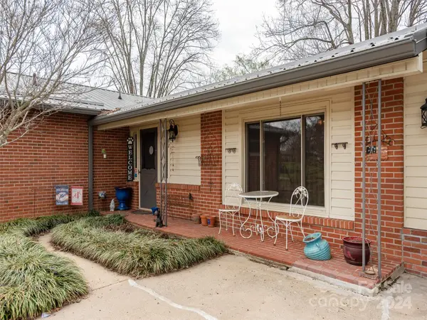 62 Broadview CIR, Brevard, NC 28712