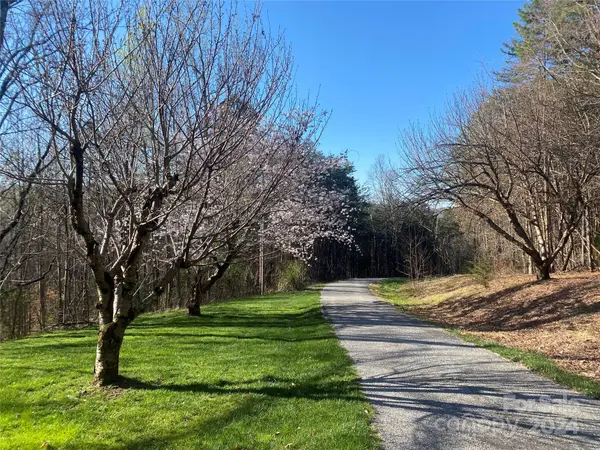 517 Johnny Wike RD, Taylorsville, NC 28681