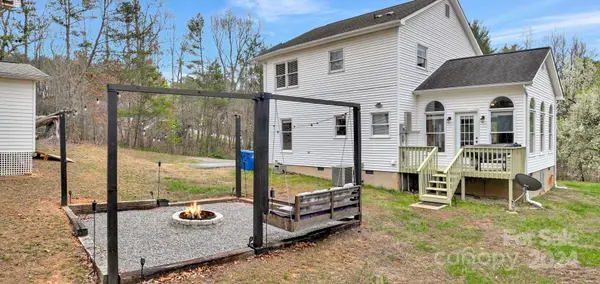 160 Fox Runn RD, Granite Falls, NC 28630