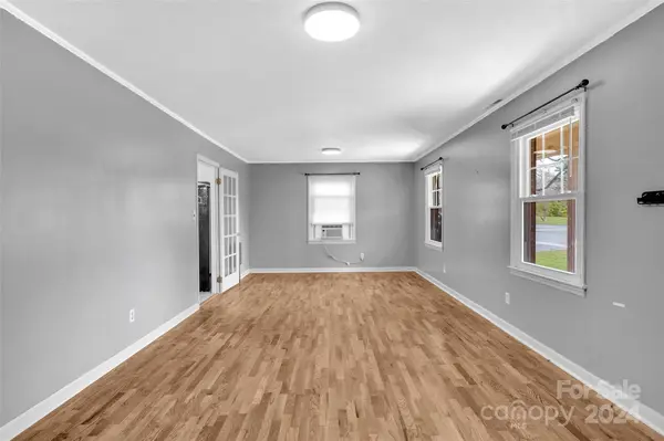 1205 Laurel LN, Gastonia, NC 28054