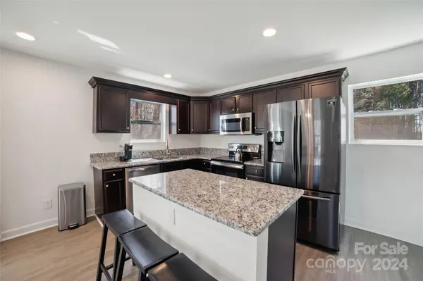7718 Sarah DR, Denver, NC 28037
