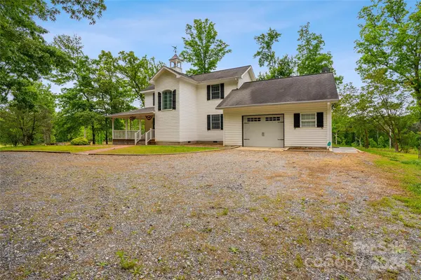 1154 Landrum RD, Columbus, NC 28722