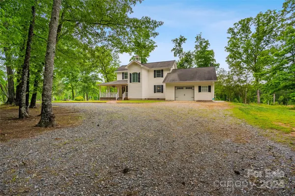 1154 Landrum RD, Columbus, NC 28722