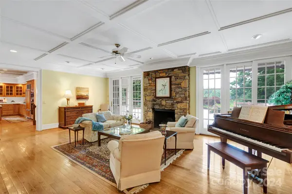840 Fox Run LN, Tryon, NC 28782