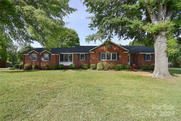 1820 E Maiden RD, Maiden, NC 28650