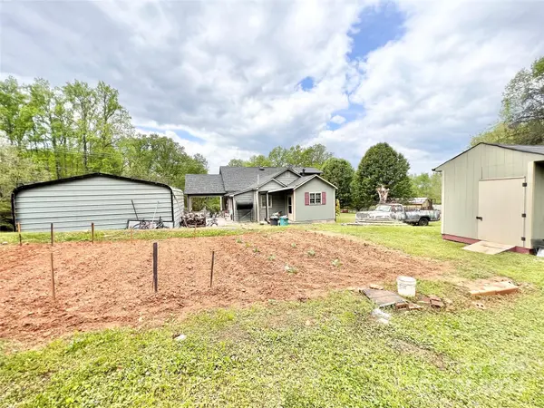1630 Dulatown RD, Lenoir, NC 28645