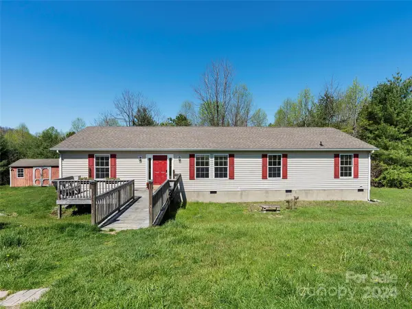 435 Fortescue RD, Zirconia, NC 28790