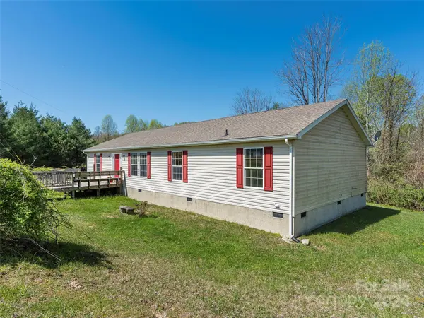 435 Fortescue RD, Zirconia, NC 28790