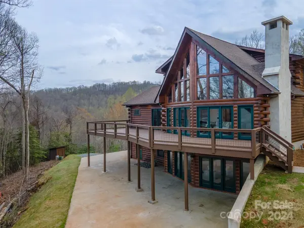 254 Jay Bird DR, Sylva, NC 28779