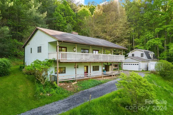 2500 Prices Creek RD, Burnsville, NC 28714