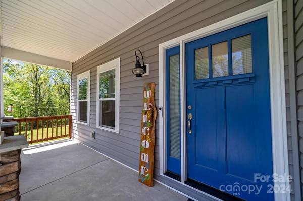 1415 Mollys Backbone RD, Catawba, NC 28609