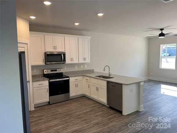 1442 33rd ST SW, Hickory, NC 28602