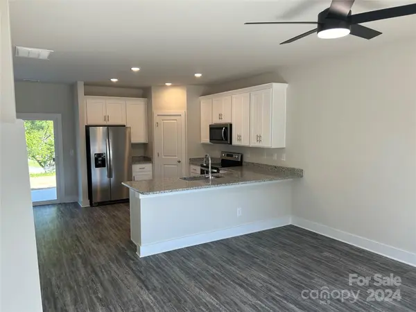 1442 33rd ST SW, Hickory, NC 28602