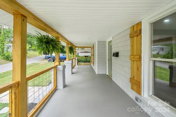 234 E Catawba AVE, Mooresville, NC 28115