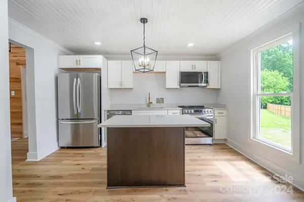 234 E Catawba AVE, Mooresville, NC 28115