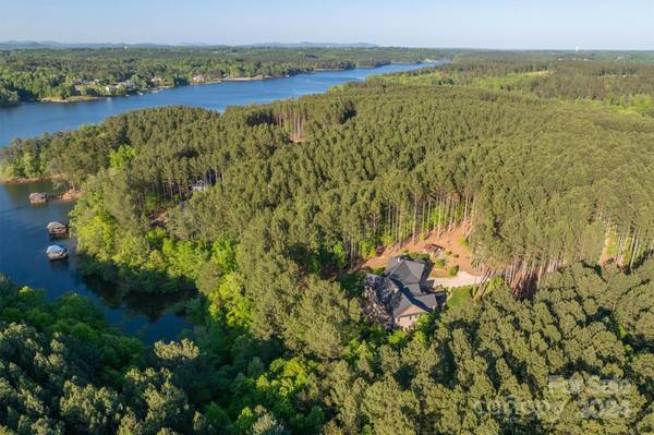 2937 E Paradise Harbor DR, Connelly Springs, NC 28612