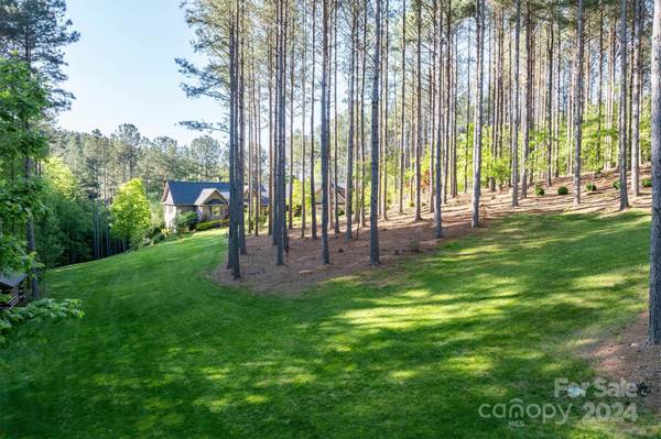 2937 E Paradise Harbor DR, Connelly Springs, NC 28612