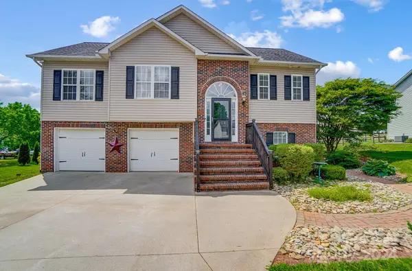 5015 Water Wheel DR, Conover, NC 28613