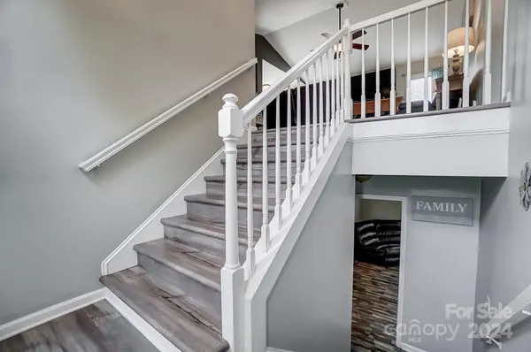 5015 Water Wheel DR, Conover, NC 28613