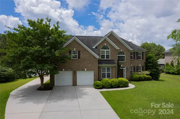 179 Winter Flake DR, Statesville, NC 28677