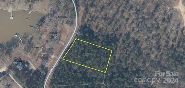 2140 Lakeshore RD, Camden, SC 29020