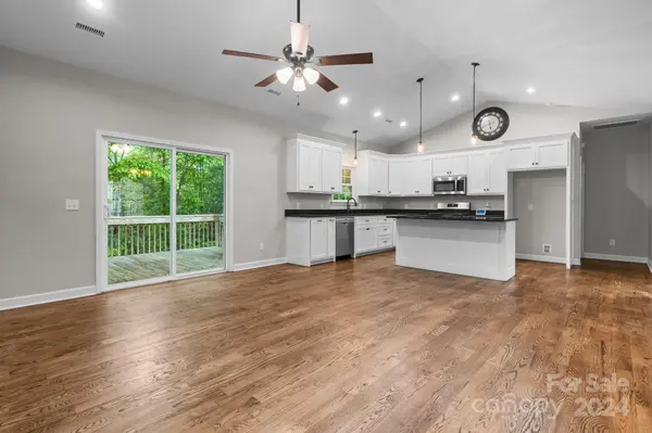 111 Eastwood Village CT, Hudson, NC 28638