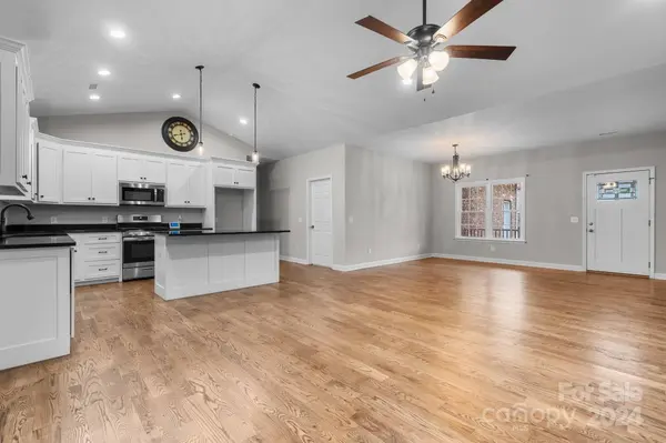 111 Eastwood Village CT, Hudson, NC 28638