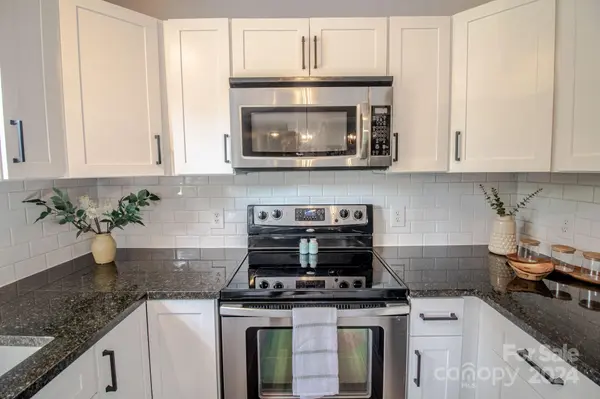 21 Norman RD, Fletcher, NC 28732