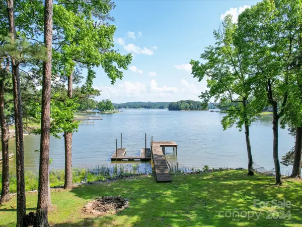 2223 Lakeshore RD, Camden, SC 29020